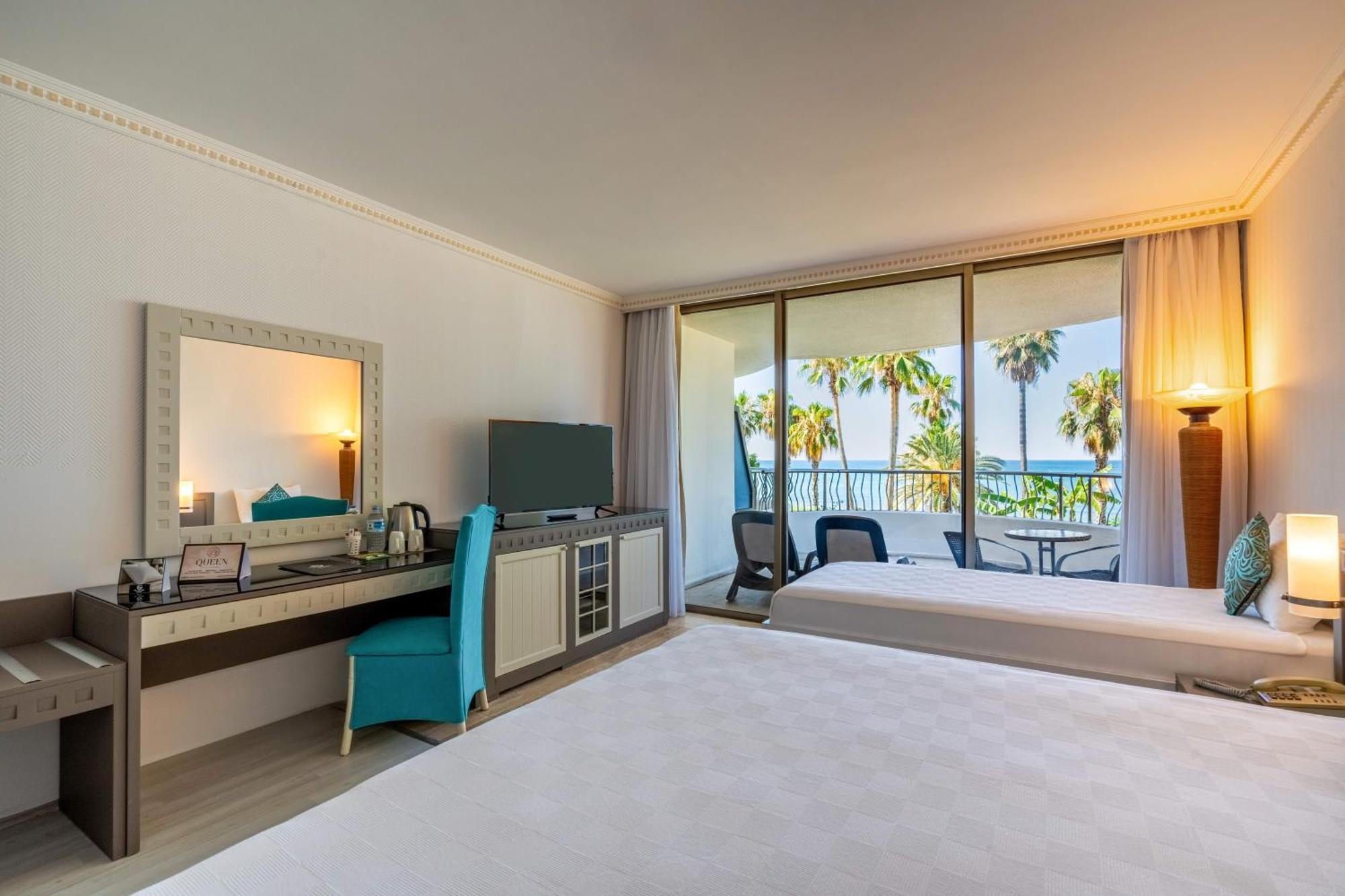 Sunrise Queen Luxury Hotel Side Exterior foto