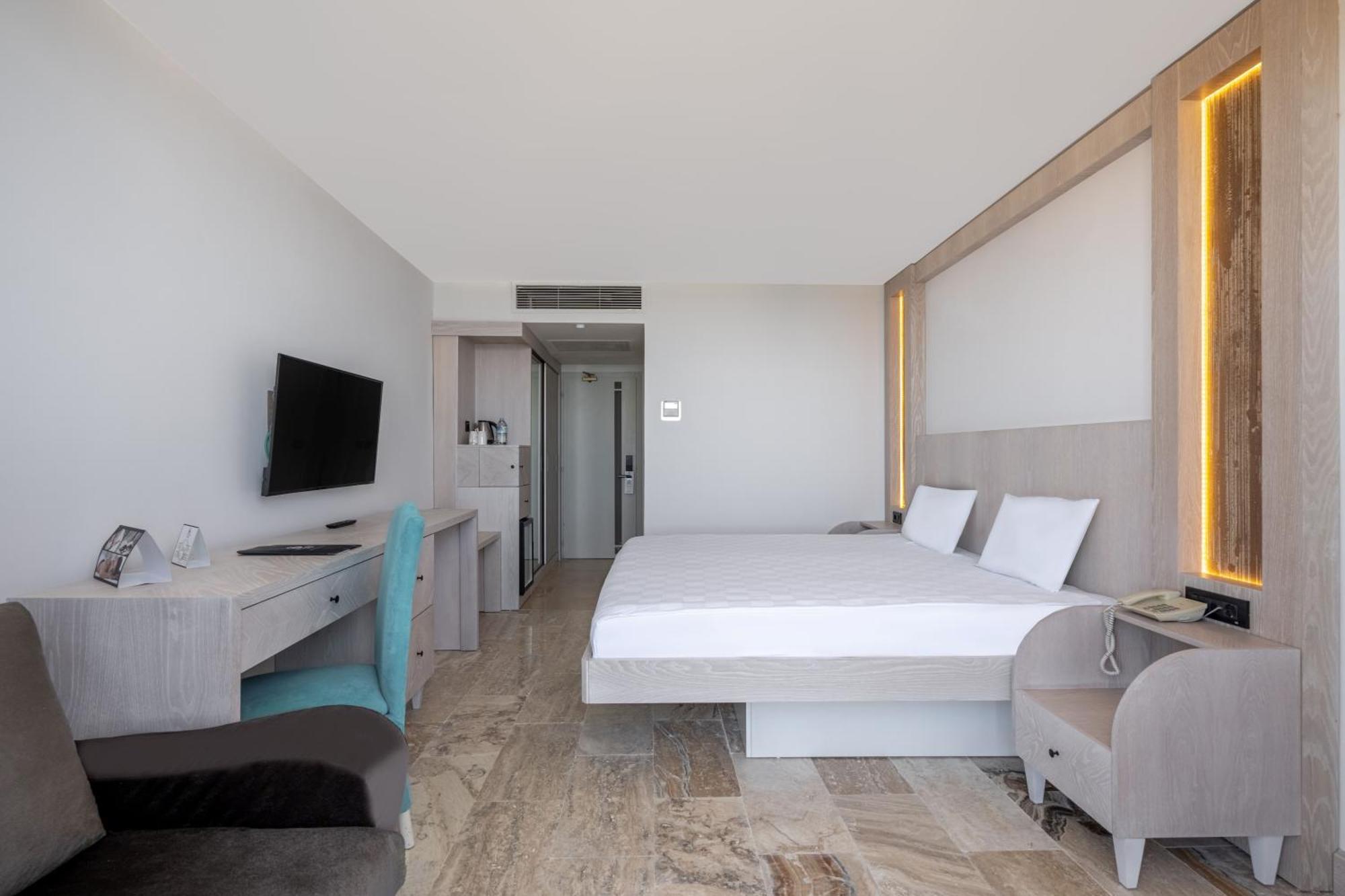 Sunrise Queen Luxury Hotel Side Exterior foto